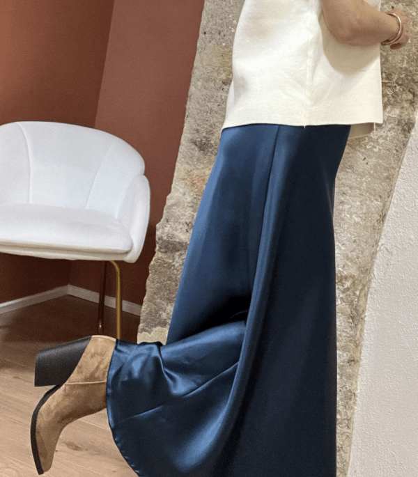 Jupe satinée COLETTE indigo – Image 3