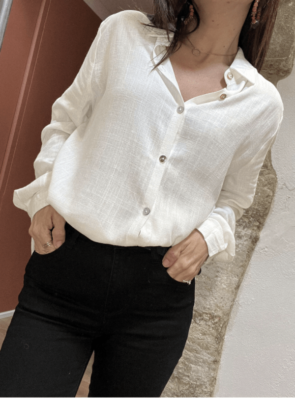 Chemise ajustée en lin – ANA – Blanche – Élégance intemporelle – Image 2