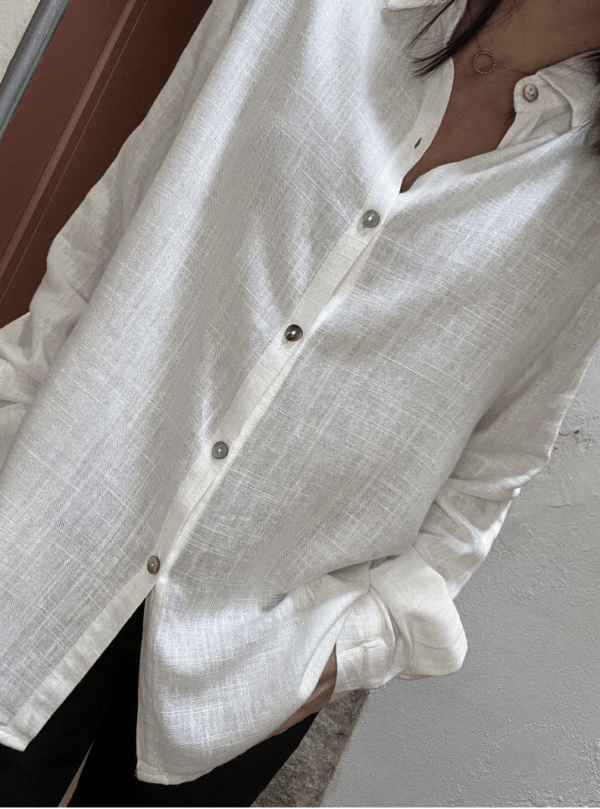 Chemise ajustée en lin – ANA – Blanche – Élégance intemporelle – Image 4