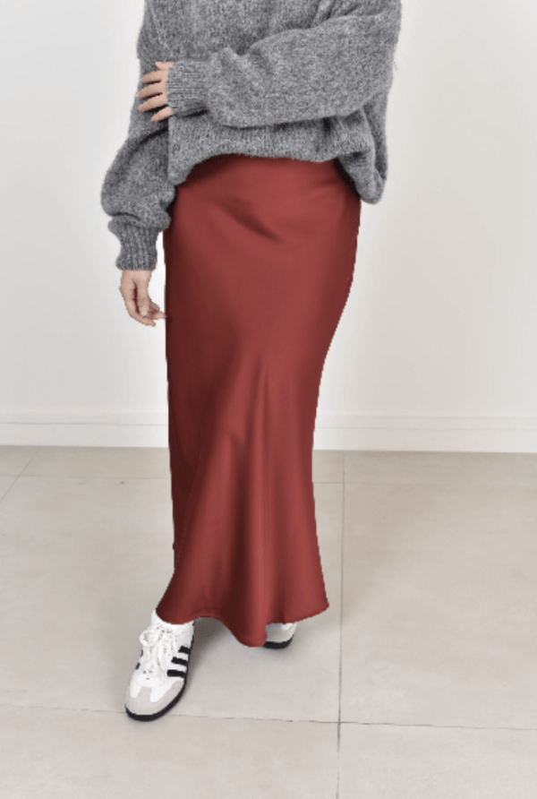 Jupe satinée ALMA rouge – Image 2