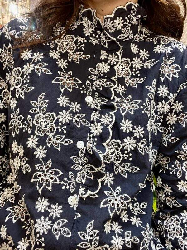 Chemise en coton brodé LÉONORE bleue – Image 3