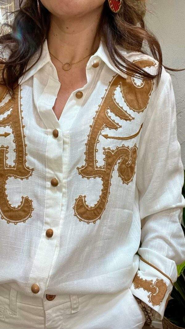 Chemise brodée viscose et lin ROSA  – Image 4