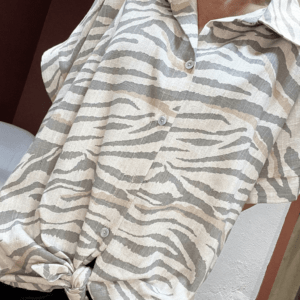 Chemise en lin SAFARI imprimé zébré – coupe loose à nouer – fabrication italienne