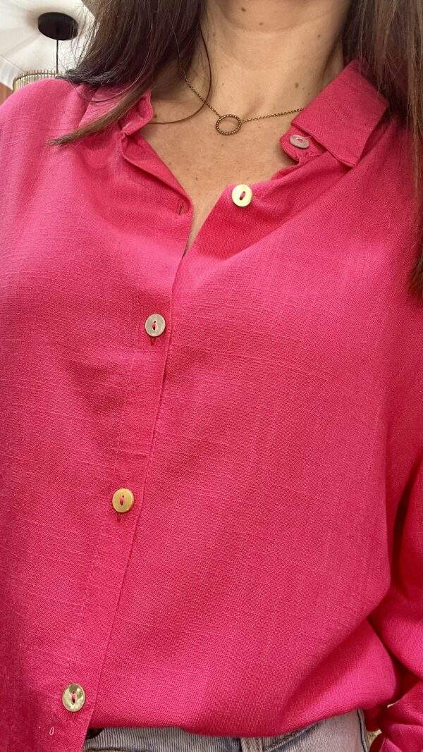 Chemise ajustée en lin – ANA – Fuchsia – Touche de pep’s au naturel – Image 5