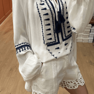 Short MARCO à détail crochet – coupe fluide romantique – idéal pour l’été