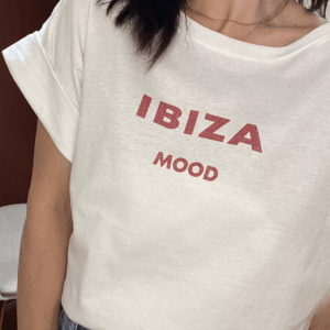 T-shirt oversize blanc IBIZA MOOD – coupe loose et inscription pailletée rouge