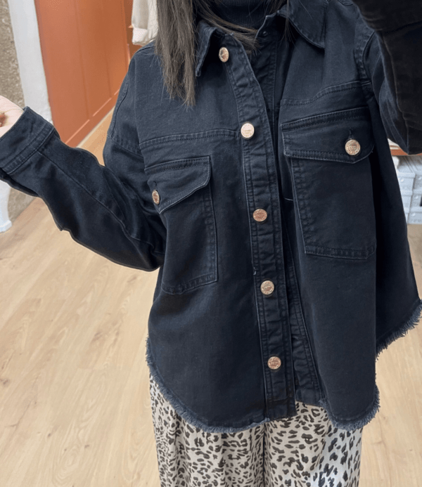 Veste en jean ARPIT Black Stoned Used – coupe courte, coton bio GOTS – MUSE Denim