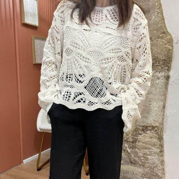 Haut en crochet ALEX – Manches longues évasées – Écru – Image 3