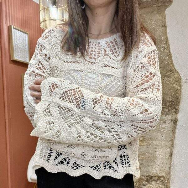 Haut en crochet ALEX – Manches longues évasées – Écru – Image 5