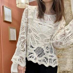 Haut en crochet ALEX – Manches longues évasées – Écru