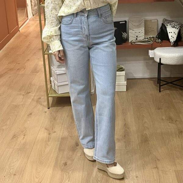 Jean droit SOLANGE – Denim clair – Image 2