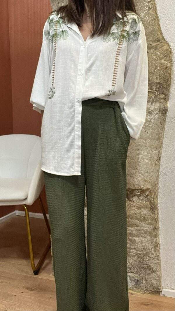 Pantalon texturé kaki PALM – Confort et style au naturel – Image 3