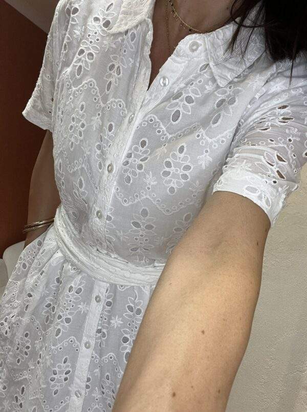Robe longue brodée – TERRA – Blanche – Élégance estivale – Image 10
