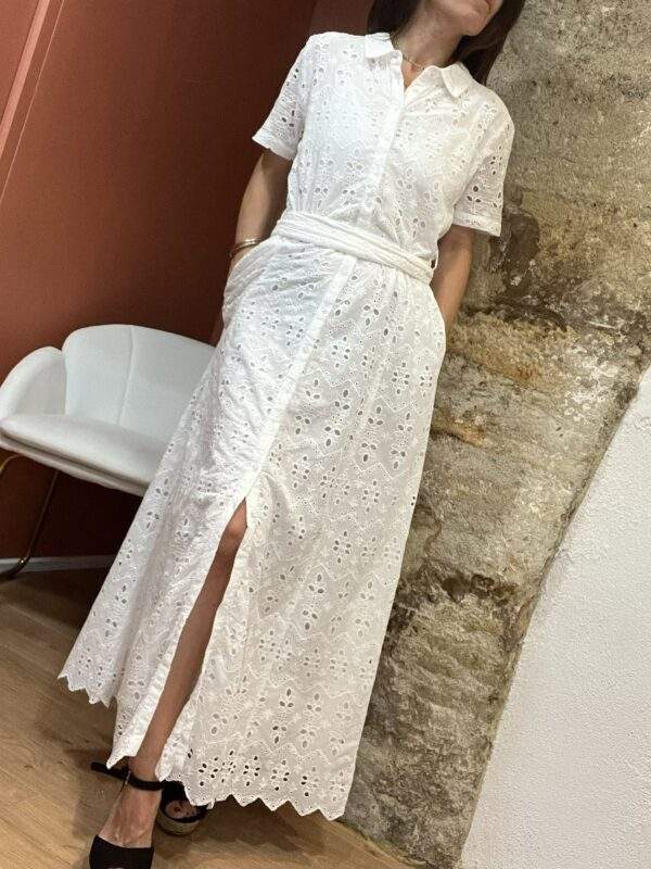 Robe longue brodée – TERRA – Blanche – Élégance estivale – Image 7