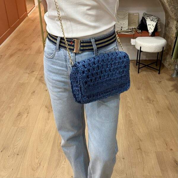 Sac en paille avec chaîne dorée – EDEN – Bleu – Élégance estivale – Image 2
