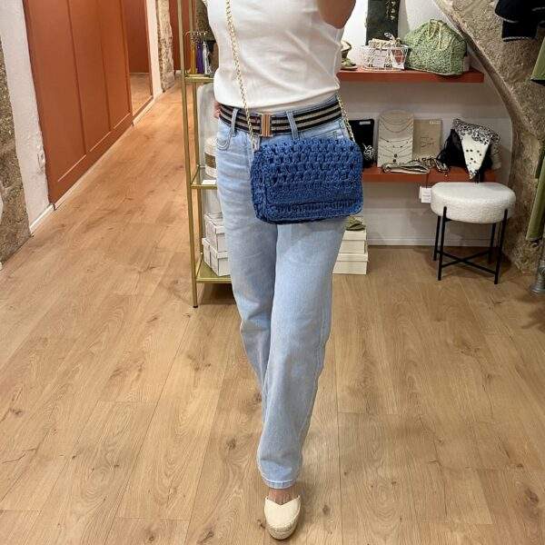 Sac en paille avec chaîne dorée – EDEN – Bleu – Élégance estivale – Image 4