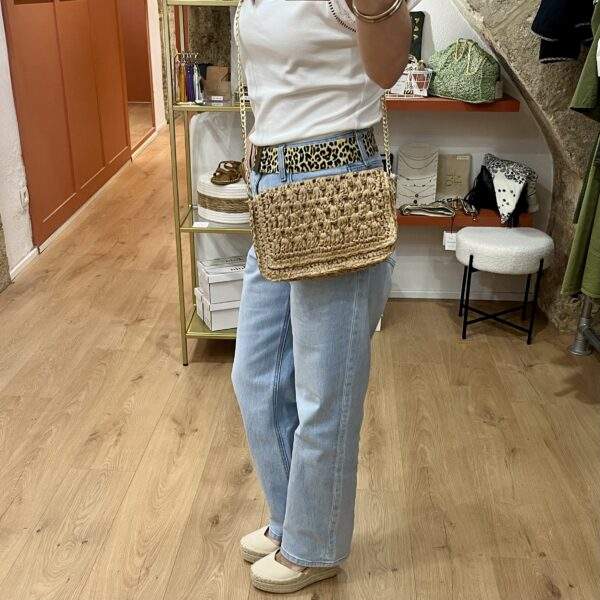 Sac en paille avec chaîne dorée – EDEN – Taupe – Élégance estivale – Image 5