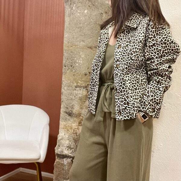 Veste léopard SELENA – L'imprimé sauvage au service de votre style – Image 6