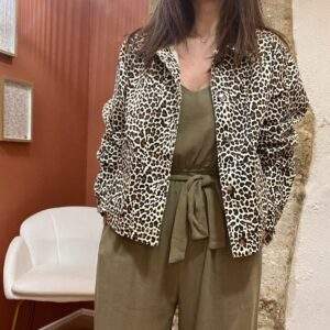 Veste léopard SELENA – L'imprimé sauvage au service de votre style