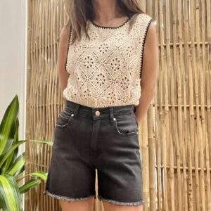 Débardeur en crochet “Bianca” – Liseré contrasté noir