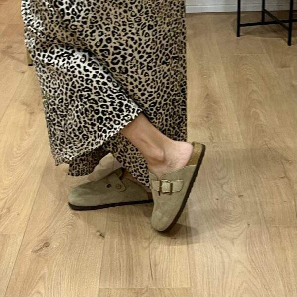 Mules CALYPSO en suédine taupe – Image 2