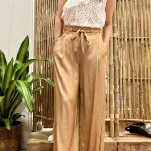 Pantalon flare PALICO Camel – Taille haute, lien à nouer, matière douce