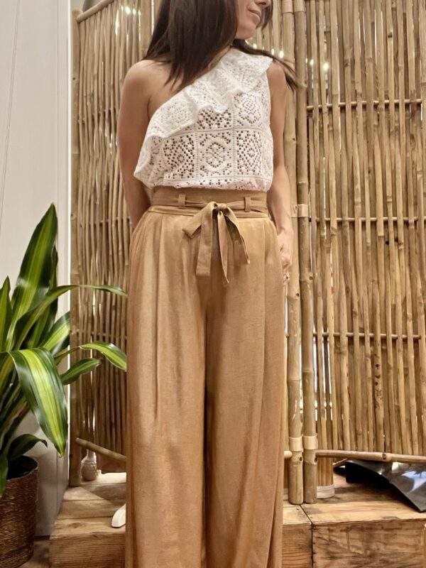 Pantalon flare PALICO Camel – Taille haute, lien à nouer, matière douce – Image 3