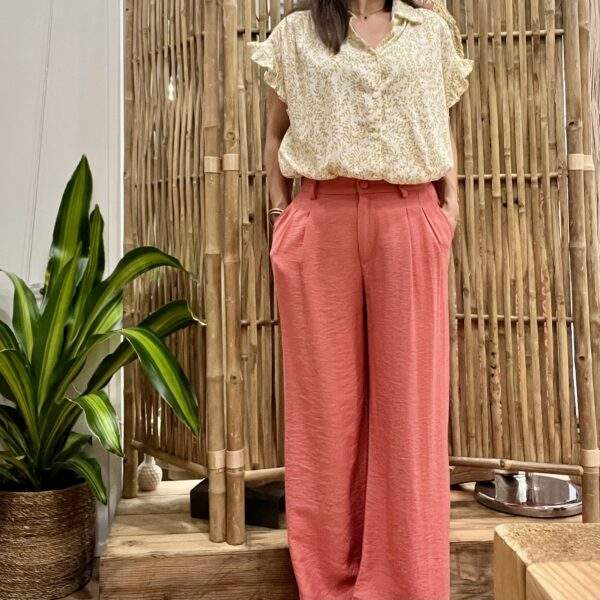 Pantalon NOA Terracotta – Tailleur fluide taille haute, poches avant & passants ceinture