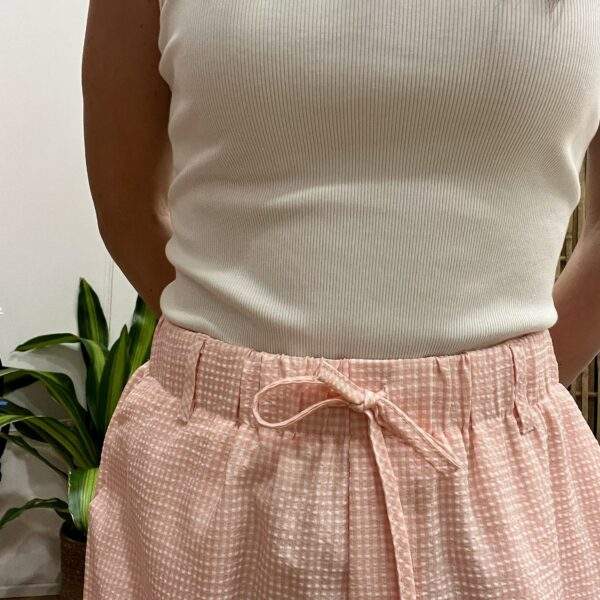 Pantalon FLAVIE vichy rose – Taille élastique et cordon – Poches latérales – Image 2