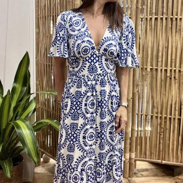 Robe JOSEPHINE à Motif Bleu – Féminité et Confort – Image 3
