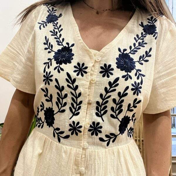 Robe courte en coton brodé PENELOPE – style bohème chic ajustable – Image 2