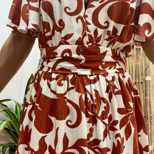 Robe LEA courte imprimée – Col V, manches amples mi-longues, 100% viscose fluide – Image 4