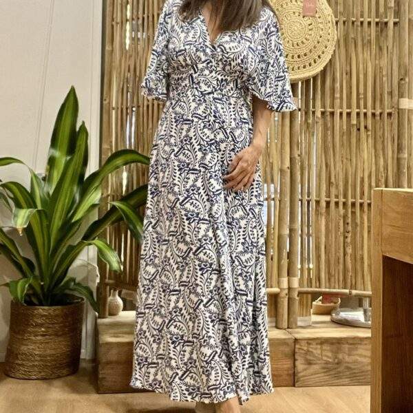 Robe THELMA à Motif Bleu – Féminité et Confort