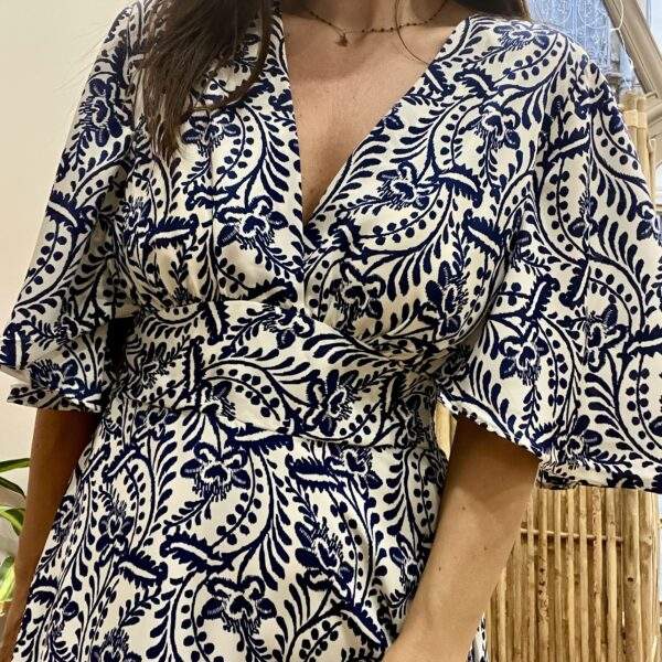 Robe THELMA à Motif Bleu – Féminité et Confort – Image 3