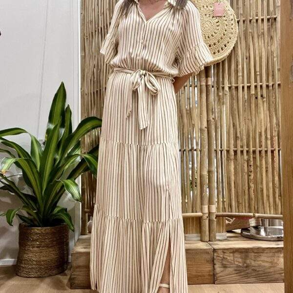 Robe CALISTA à rayures verticales marron – Col chemise, ceinture & taille élastiquée – 100% rayon – Image 3