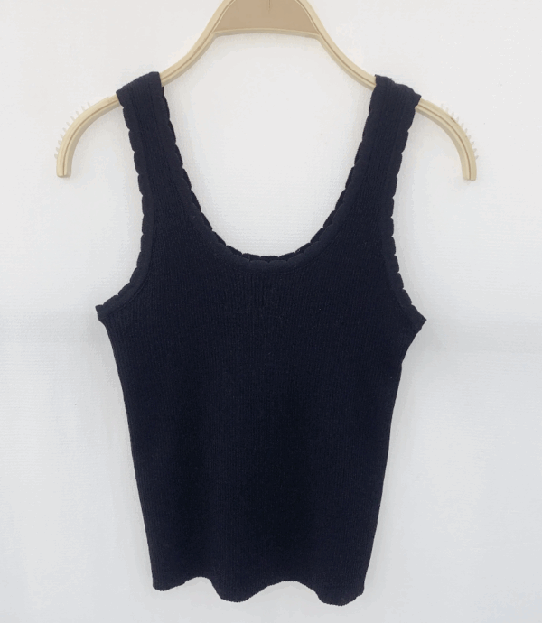 Top côtelé noir ALIX – Col arrondi – Style casual chic