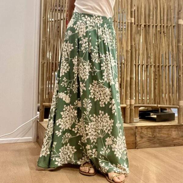 Jupe midi plissée AVA – Élégance florale & allure bohème – Image 3