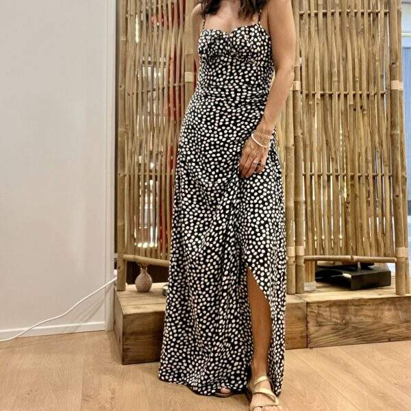 Robe midi noire LUCINDA – Imprimé pois & dos lacé – Image 5