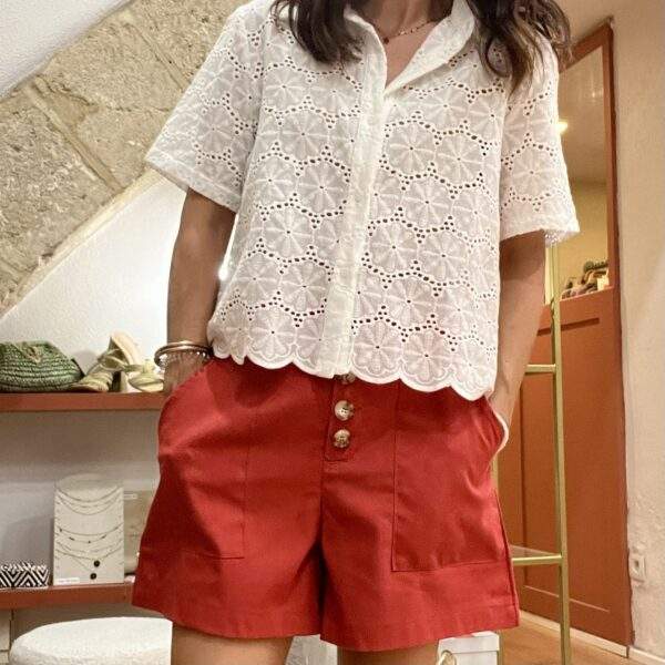 Short rouge NAEL – Taille haute & poches plaquées – Image 4