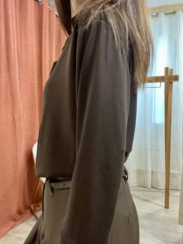 Chemise basique FLORENCE – chocolat – Image 2